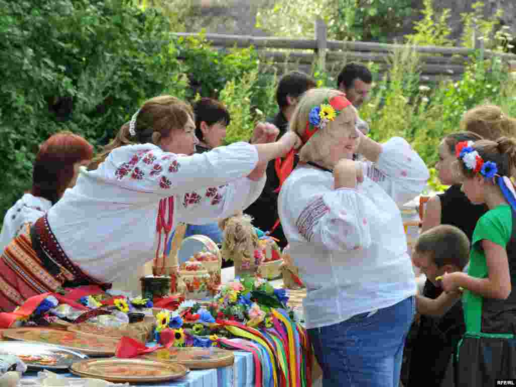 Для безкоштовного входу цього дня гості свята мали прийти у вишиванці