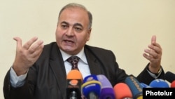 Armenia - Victor Dallakian, the leader of the Third Republic party, at a news conference in Yerevan, 13Feb2017.