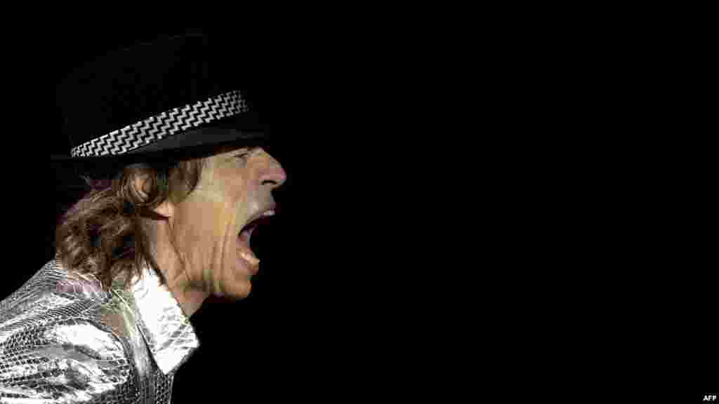 Rolling Stones qrupundan Mick Jagger Londonda canlı konsert verir 
