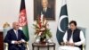 Afghan President Ashraf Ghani meeting with Pakistani Prime Minister Imran Khan in Islamabad in 2019. (file photo)