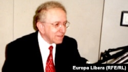 Nestor Rateș, directorul redacție române a Europei Libere între 1994-2002.