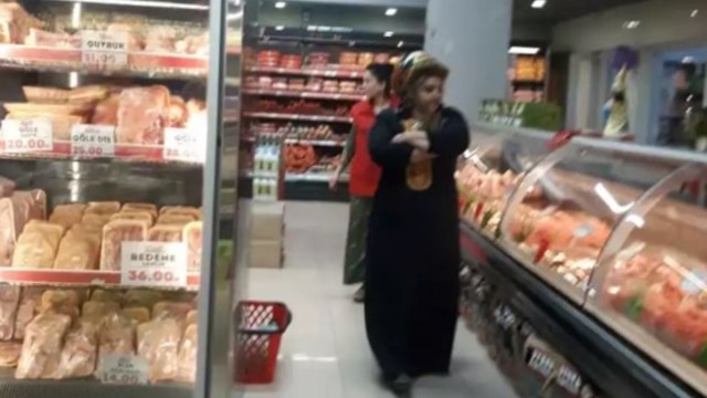 Diňle: Türkmenabatda doňdurylan et arzan bahadan satuwa çykaryldy, ýerli mal eti ýene gymmatlap başlady