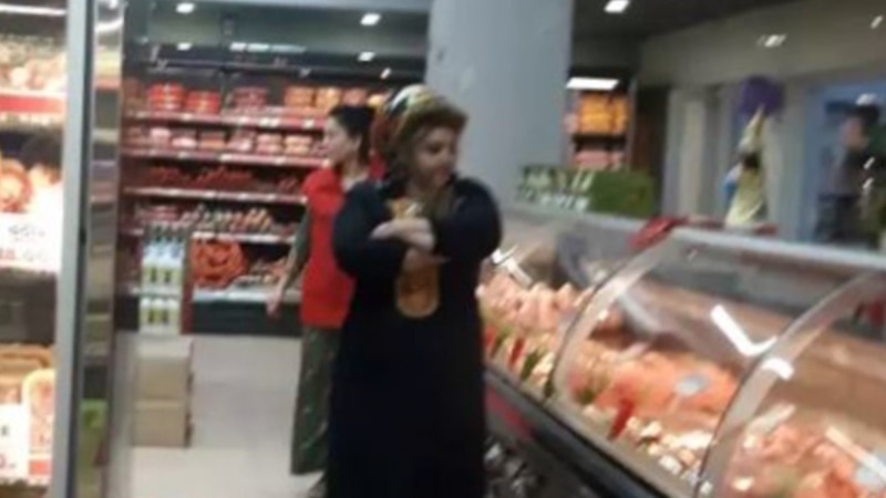 Diňle: Et gymmatçylygynyň arasynda möhleti geçen et önümleri satuwa çykarylýar, iýmitden zäherlenýän ýaşaýjylar köpelýär’