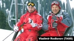 Президенты России и Казахстана отдыхают на лыжах (архивное фото)