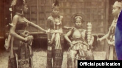 Dansatori din Bali