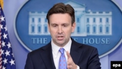 White House spokesman Josh Earnest 