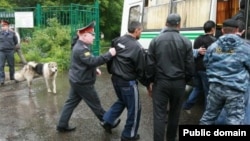 Задержание мигрантов из Центральной Азии в Москве.