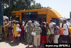 Штурм маршрутки «Порт «Крым» – Автовокзал Керчь» пассажирами, которым не повезло с машинами или автобусами