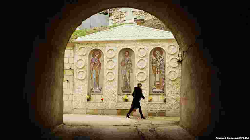 Вход в&nbsp;Свято-Климентовский пещерный монастырь в Инкермане