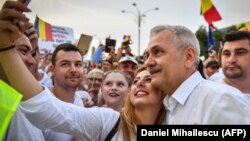 Liviu Dragnea și suporterii săi la mitingul organizat de PSD, București, 9 iunie 2018