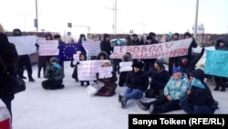 Kazakhs rally outside the EU representative office in Nur-Sultan on November 26.