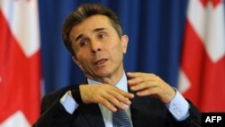То, что Иванишвили в преддверии выборов фактически монополизировал право на «правильное мнение», отмечают многие наблюдатели
