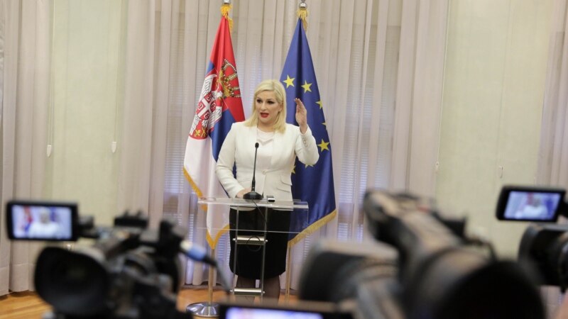 Stojanović: Napadi na ministarku Mihajlović obračun unutar SNS-a 