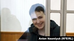 Надія Савченко на засіданні суду в Донецьку, 10 грудня 2015 року