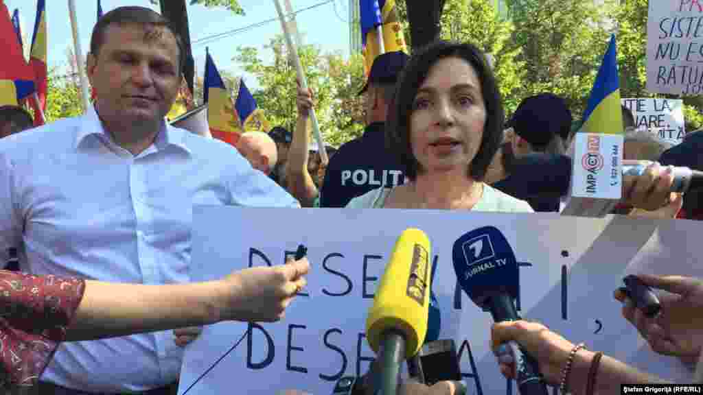 Liderii opoziţiei extraparlamentare Maia Sandu şi Andrei Nastase
