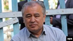 Лидер оппозиционной парламентской фракции Жогорку Кенеша «Ата Мекен» Омурбек Текебаев.