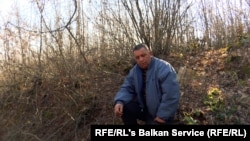 Ramë Shabani në Reçak, gjatë një rrëfimi të mëhershëm për REL-in.