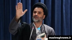 Iranian lawmaker Mahmud Nabavian (file photo)