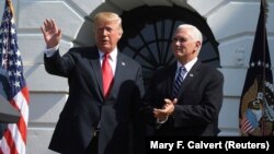 Presidenti amerikan, Donald Trump dhe nënpresidenti i SHBA-së, Mike Pence