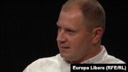 Ștefan Gligor în studioul Europei Libere la Chișinău