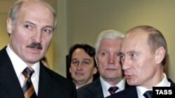 Аляксандар Лукашэнка, Аляксандар Сурыкаў (другі справа) і Ўладзімір Пуцін у Менску. 14 сьнежня 2008 году