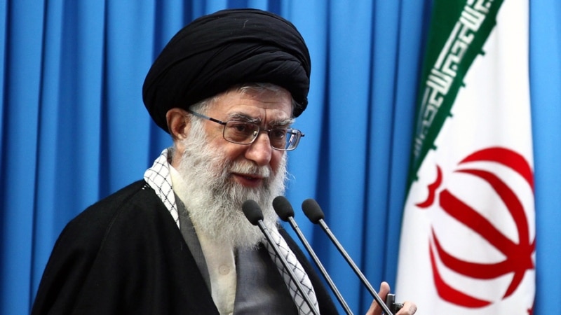 Иран: Али Хаменеи жума намазда өзү имамдык кылды 