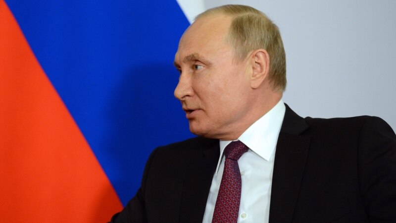 Путин на отворање на мостот кој ќе го поврзува Крим со Русија 