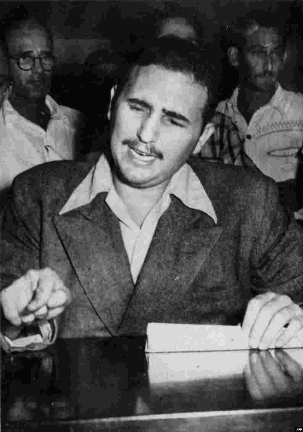 Fidel Castro si një aktivist i ri marksist në vitin 1953.