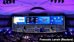 Kandidat Evropske narodnjačke partije za novog predsjednika Evropske komisije Manfred Weber govori u Evropskom parlamentu 27. maja 2019. 