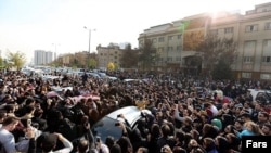 Some of the thousands mourning Morteza Pashaei around the country. (citizen journalist photo)