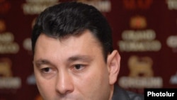 Armenia - Eduard Sharmazanov, a leading member of the ruling Republican Party of Armenia, at a press-conference, Yerevan, 06Nov,2009