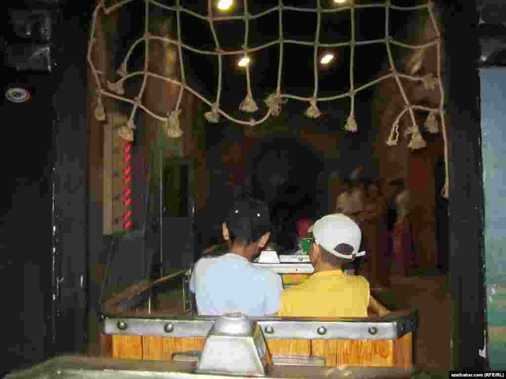 Turkmenistan. "Ertekiler dunyasi" (Disney Land) in Ashgabat