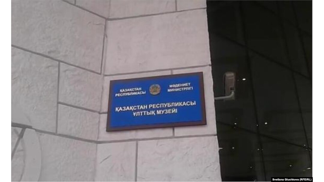 Қыздардың зәр шығару видеосы