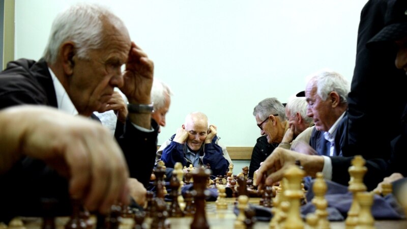 Fondi në Serbi, pensionistët për 21 vjet pa pension