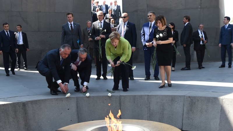 La Erevan, cancelarul Angela Merkel a adus un omagiu victimelor genocidului armean