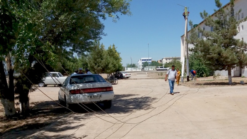 Lebap: Yzygiderli elektrik kesilmeleri ýerli ýaşaýjylaryň rahatyny bozýar