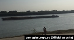Танкер на Дунаї поблизу Ізмаїла