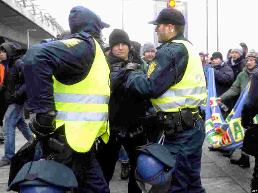 Gjatë protestave, 16 dhjetor, 2009. 