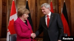 Stephen Harper və Angela Merkel