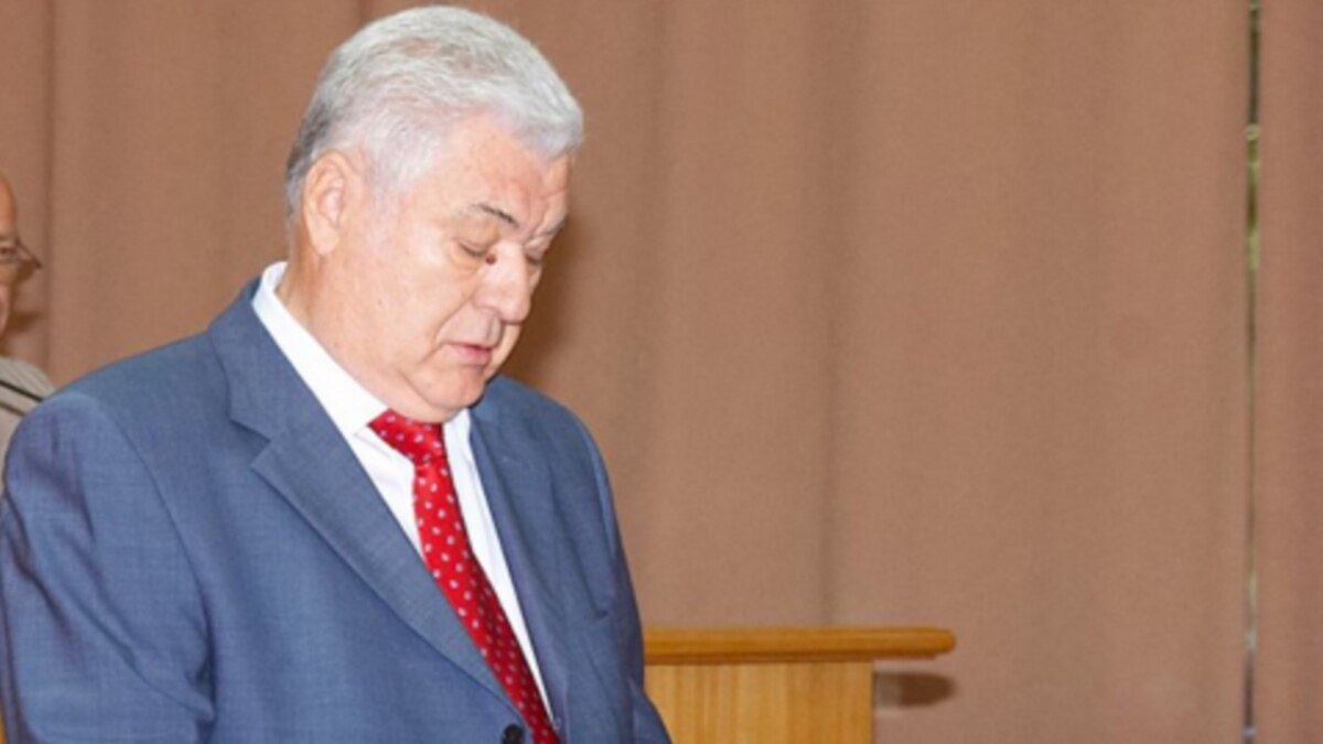 Voronin To Resign As Acting Moldovan President