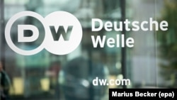 Лягатып кампаніі Deutsche Welle