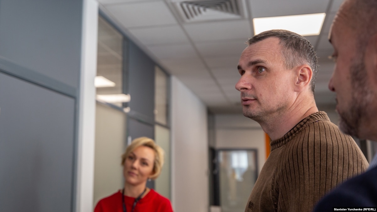 oi5.ru: Олег Сенцов забрал «свой стул» из МИД Украины – Пристайко Олег Сенцов забрал «свой стул» из МИД Украины – Пристайко