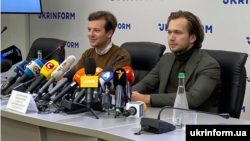 Антон Роднянков и Иван Кравцов на пресс-конференции в Киеве, 8 сентября
