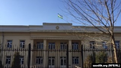 Азиялық әйелдермен топтық секс порно видеоларын қараңыз