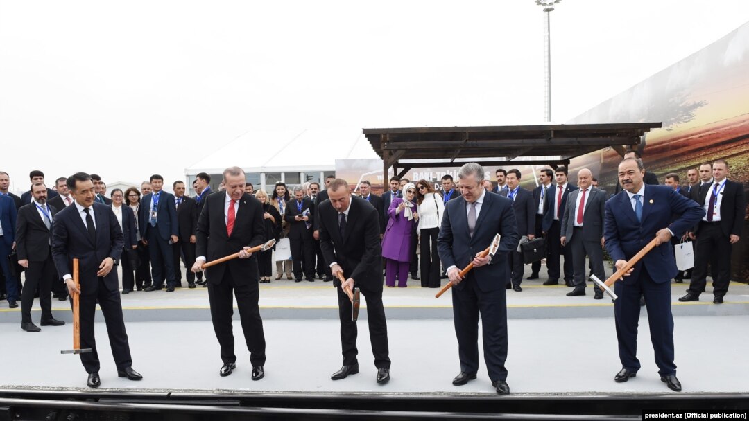 Ачылышка Кыргызстан катышкан жок