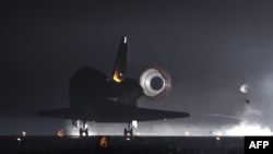 «Эндовер» шаттлы Кеннеди атындағы ғарыш айлағына қонды. 1 маусым 2011 жыл.