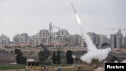 Ашкелон қаласы маңынан Газа секторына қарай атылған зымыран. Израиль, 19 қараша 2012 жыл.