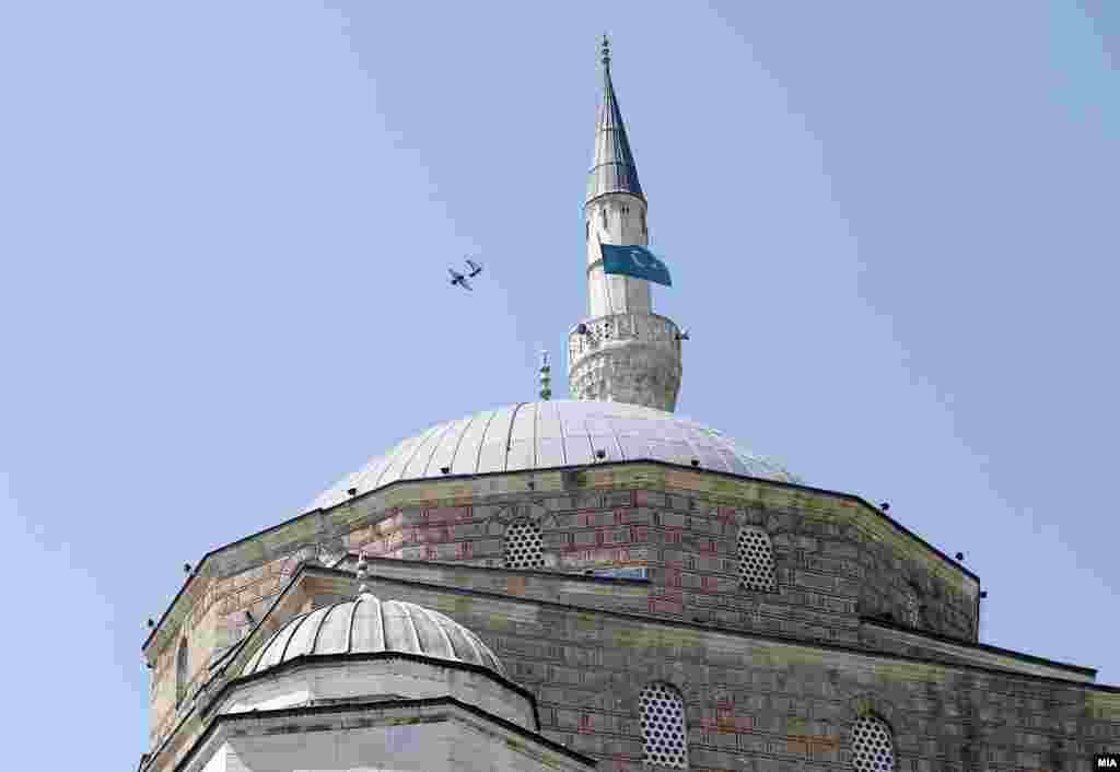Џамиите во Скопје со обележја за светиот месец.