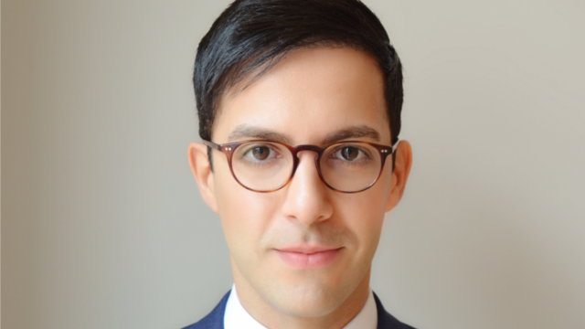 علی واعظ: مذاکره نکردن با آمریکا بازی کردن در زمین اسرائیل است