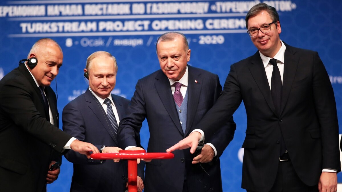 photo of the four launching the southern gas pipeline in 2020